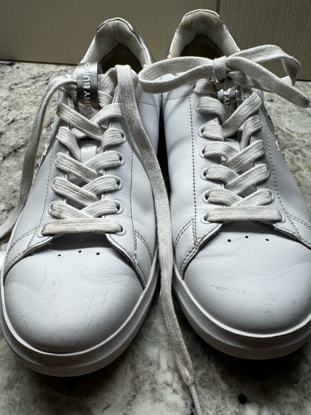 Tory Burch Double T Howell Court Sneaker with Silver Metallic Heel Sz 7 - Picture 9 of 10